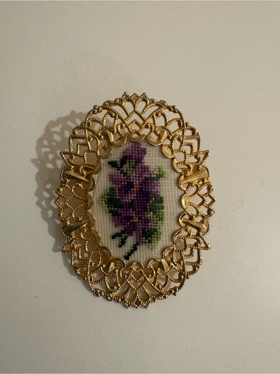 Jewelry - Vintage Needlepoint Brooch